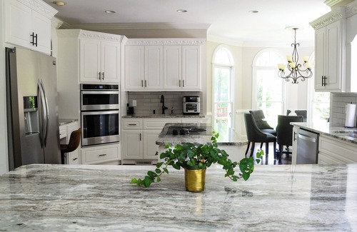 Evans House | Spacious 5-bedroom house Perfect for Masters rental