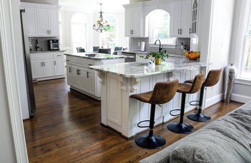 Evans House | Spacious 5-bedroom house Perfect for Masters rental