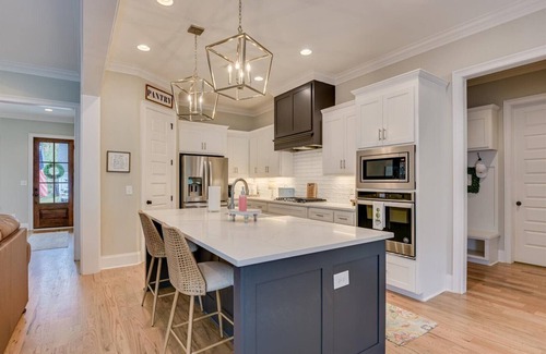 Evans House | Spacious 5-bedroom house in River Island