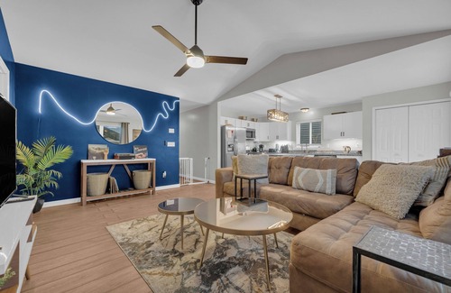 Detroit House | Spacious 5-bedroom Ranch house with WiFi, fitness room in charming Redford
