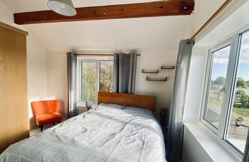 Ely House | Spacious 5 bedroom Retreat in Ely City Centre