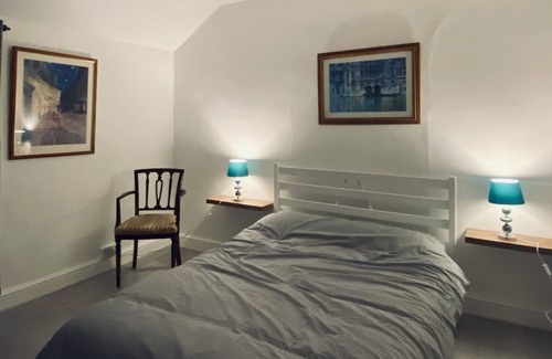 Ely House | Spacious 5 bedroom Retreat in Ely City Centre