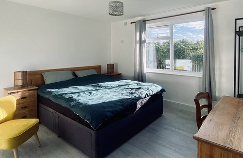 Ely House | Spacious 5 bedroom Retreat in Ely City Centre
