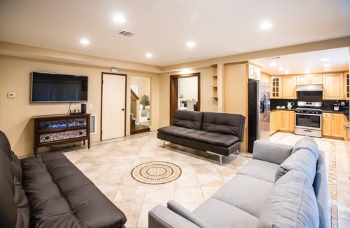 Valle Lindo House | Spacious 5 Bedroom 4 Bathroom with Sauna & Jacuzzi