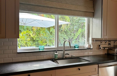 Key Biscayne House | Spacious 5-bedroom house with beautiful backyard with pool in Key Biscayne