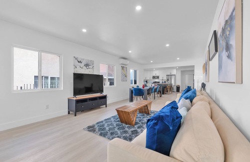 Cypress Park House | Spacious 5-bedroom house - Arvia