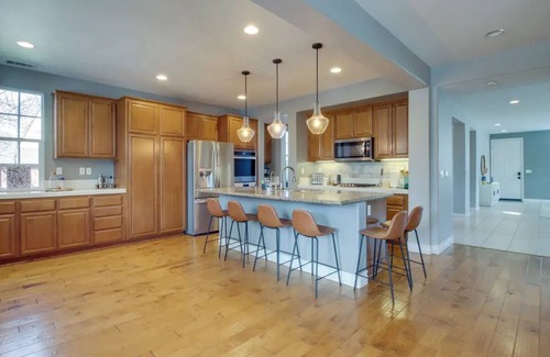 Paso Robles House | Spacious 5-bedroom house with Pool and Spa in Paso Robles with WiFi, AC