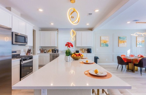 Enterprise Villa | Spacious 5-bedroom villa in vibrant Las Vegas with WiFi, AC 17