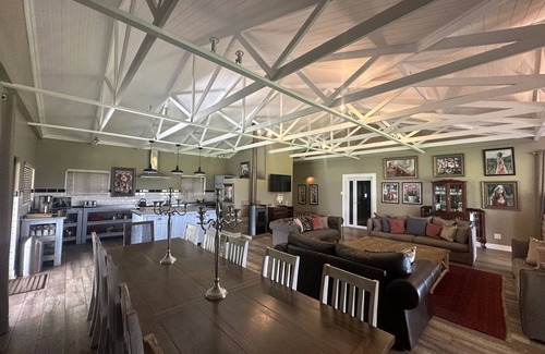 Clarens Villa | Spacious 5-bedroom villa in delightful Clarens with AC, WiFi