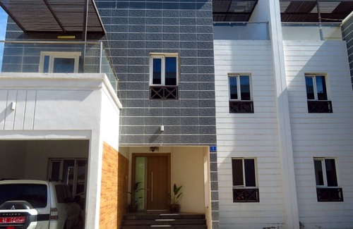 Muscat Villa | Spacious 5-bedroom villa Near the Beach,Close to airport with WiFi, AC in Muscat