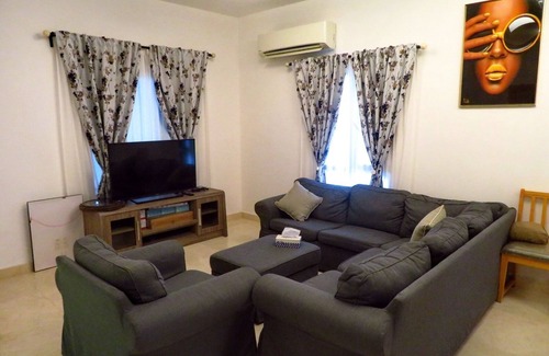 Muscat Villa | Spacious 5-bedroom villa Near the Beach,Close to airport with WiFi, AC in Muscat