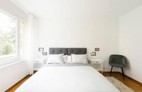 Lausanne Apartment | Spacious 52 sqm Cozy Flat - Free Parking - 10 min to Lausanne Old Town