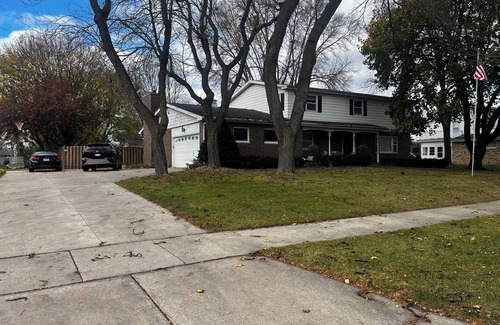 Oshkosh House | Spacious 5BR/4BA Getaway in Oshkosh – Perfect for Families & Groups!