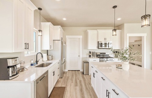Eagle Mountain House | Spacious 5BR Home w/Private Theater, 2 Kitchens & Golf Views