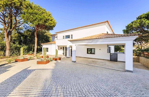 Almancil Villa | Spacious 6-Bed Villa with Private Pool – Quinta do Lago Villa 1125