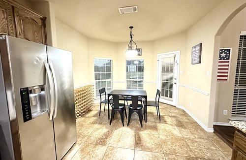 South Arlington House | Spacious 6-bedroom house with pool and hot tub and theater room next to stadium!