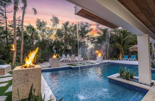 Trailer Estates House | Spacious 6-bedroom house next door to IMG and 5 miles from Beach! Heated pool