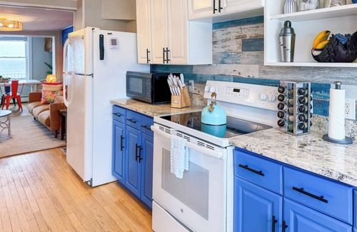Byfield House | Spacious 6-bedroom house with WiFi, AC in charming Salisbury