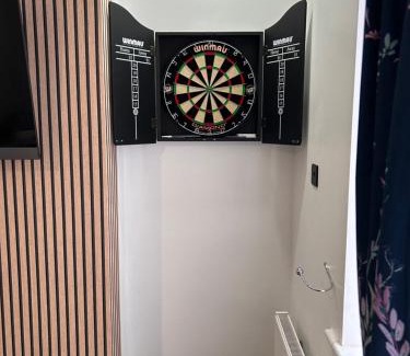 Erdington House | Spacious 6-Bedroom Home Near Aston Parking for 3-Vans 3-Showers 4-WCs M6 J6 City Centre Airport NEC Contractors Groups & Long Stay