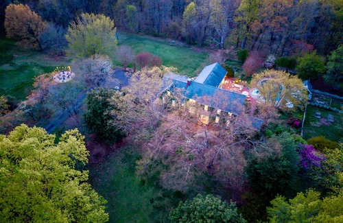 Haywood House | Spacious 6-bedroom house w/AC Pool & Hot Tub Firepit Near Shenandoah
