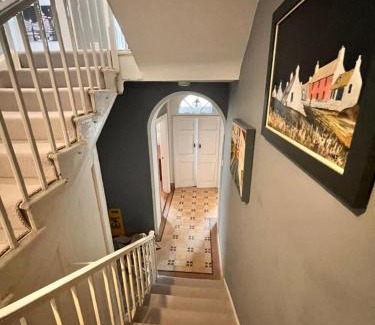 Milford Haven House | Spacious 6 bedroom retreat in Milford Haven