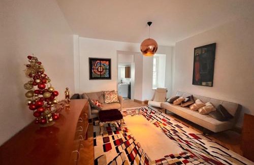 Milford Haven House | Spacious 6 bedroom retreat in Milford Haven