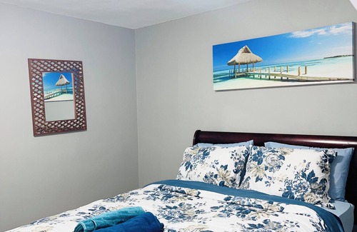 East Orange Apartment | Spacious 6-bedroom apartment in welcoming East Orange with WiFi, AC