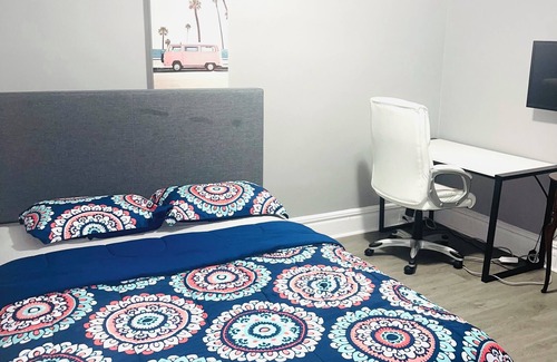 East Orange Apartment | Spacious 6-bedroom apartment in welcoming East Orange with WiFi, AC