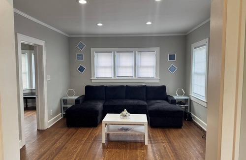 Mapleton/Fall Creek House | Spacious 6-bedroom house in Indianapolis near downtown, fairgrounds, speedway