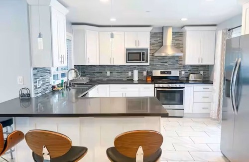 Santa Clara House | Spacious 6-bedroom, 5-Bath 2 Homes 1 Lot in enchanting Santa Clara
