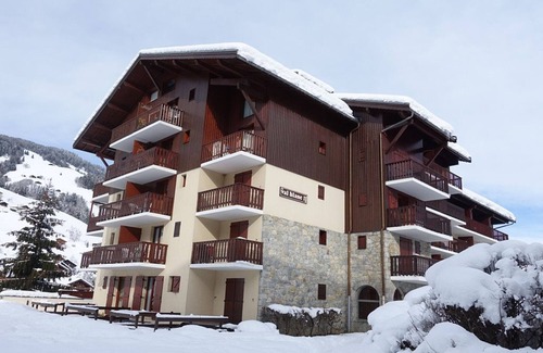 Areches Apartment | Spacious 6-Person Duplex in Village Center, Close to Slopes, Pool Access