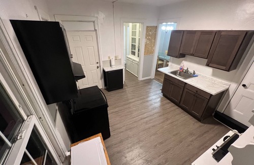 Geneva House | Spacious 6BD/2BA Colonial Style House - DT Geneva