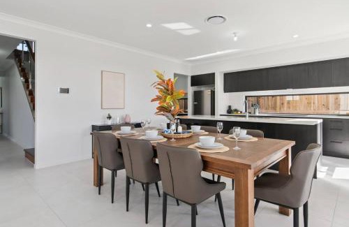 Victoria Point House | Spacious 6BR Home Near Beach in Victoria Point