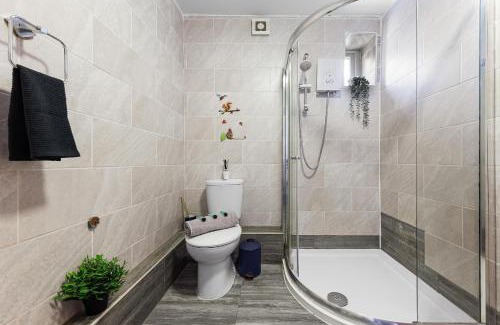 Deptford Apartment | Spacious 7 Bed- High Street Location