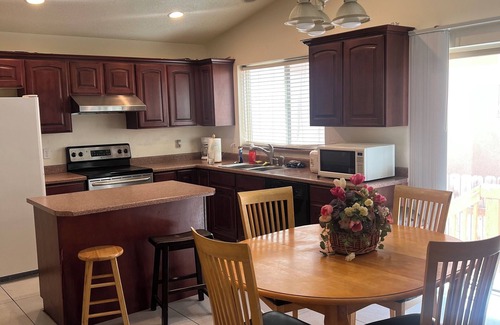 South Salt Lake House | Spacious 7-bedroom house in wonderful South Salt Lake with AC