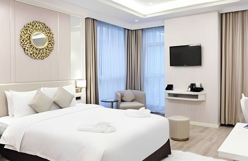 Fatih Apartment | Spacious 8-bedroom apartment with WiFi, AC in charming Istanbul