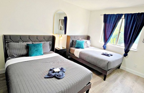 Vauxhall House | Spacious 8-bedroom house in gorgeous Union with WiFi, AC