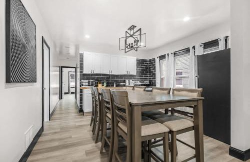 Downtown Niagara Falls House | Spacious 8-bedroom home in Niagara Falls Perfect for groups