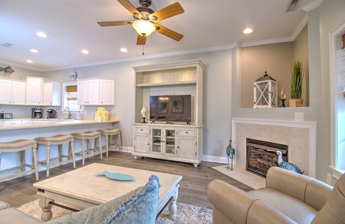 Crescent Beach House | Spacious 8BR/6BA Duplex with Private Pool – Walk to the Beach – Sleeps 22