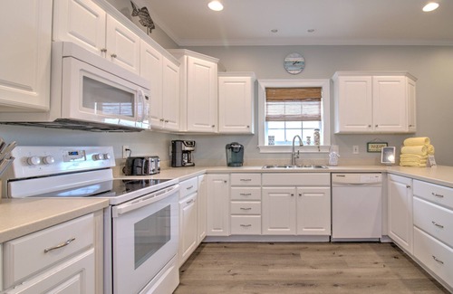 Crescent Beach House | Spacious 8BR/6BA Duplex with Private Pool – Walk to the Beach – Sleeps 22
