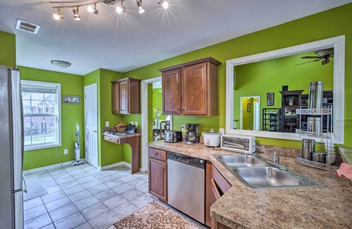 Acworth House | Spacious Acworth Home w/Deck ~ 1 Mi to Lake