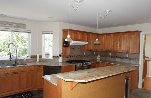 Anacortes House | Spacious Anacortes ocean view retreat!