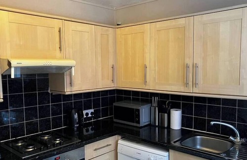 St Luke's Apartment | Spacious and bright 2BR Flat in central London