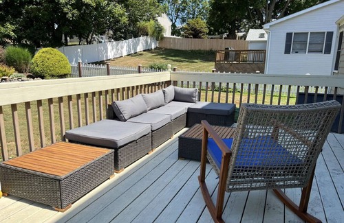 Stamford House | Spacious and bright 1bed/1bath near downtown w/game room! Close to train&more!