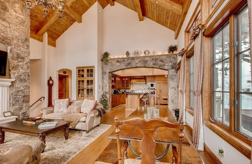Vail House | Spacious and bright get-away with amazing views of Vail Valley