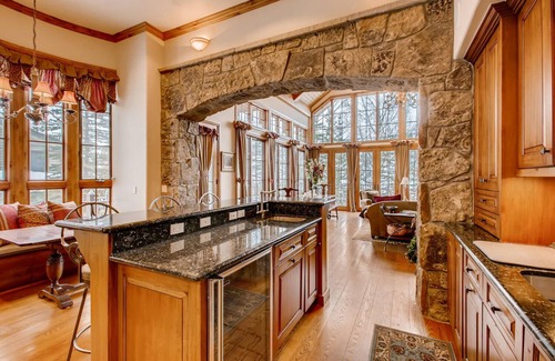 Vail House | Spacious and bright get-away with amazing views of Vail Valley