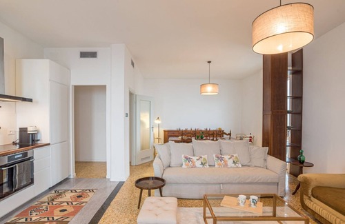 Civenna Apartment | Spacious and bright one-bedroom 90smq apartment on the fourth floor of a 70s building, with elevator, that can accommodate up to 4 paxThe apartment is located in the municipality of Civenna, just 7km from the center of Bellagio. Quiet location but well s