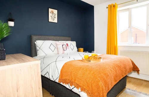 Haydock House | Spacious and cozy 2-bedroom In Haydock