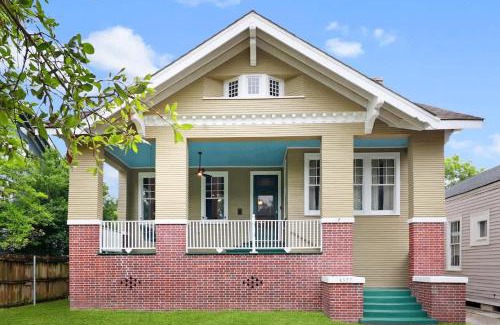 Mid-City House | Spacious and Elegant Family Home in Mid-City