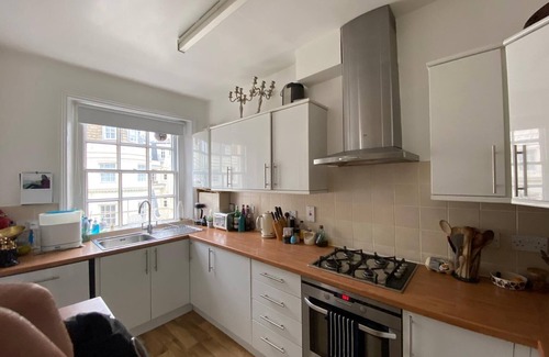 Knightsbridge and Belgravia Apartment | Spacious and light, 2 bedroom flat in Connaught Village